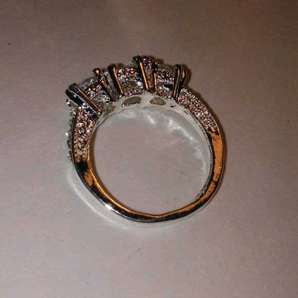 Simulated Diamonds Wedding Engagement Ring - Picture 3 of 8